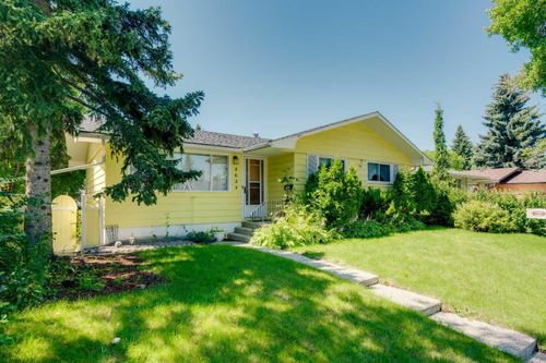 2635 34 Avenue Nw, Calgary, AB, T2L0V4 | Card Image