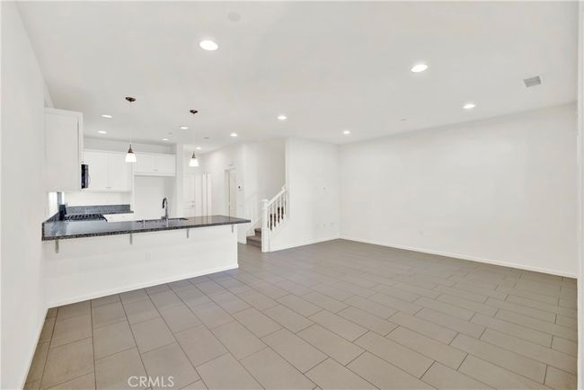 1103 El Paseo, Condo with 3 bedrooms, 2 bathrooms and 2 parking in Foothill Ranch CA | Image 6