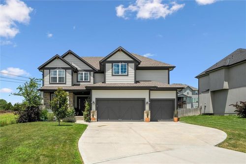 24328 W 58th Ter, Shawnee, KS, 66226-2211 | Card Image
