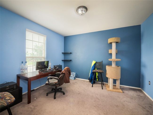 6900 Midlothian Dr, House other with 5 bedrooms, 4 bathrooms and 2 parking in Austin TX | Image 6