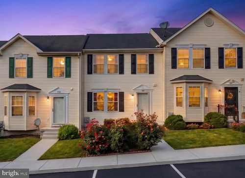 100 Quince Tree Dr, MARTINSBURG, WV, 25403-2197 | Card Image