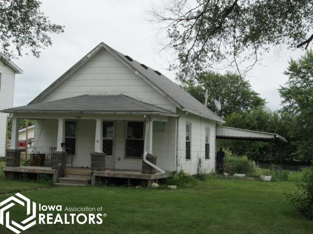 14th St, Chariton, IA 50049
