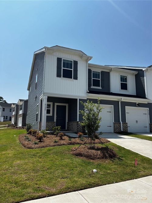 6126 Starview Ter, Charlotte, NC, 28216-0389 | Card Image