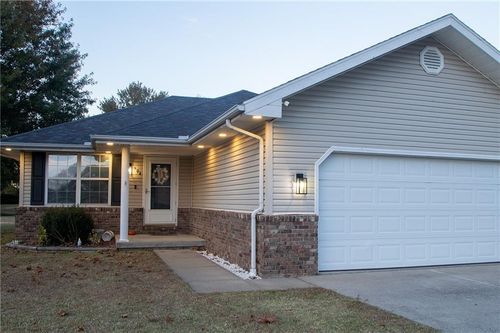 594 E 520th Ave, Pittsburg, KS, 66762-6829 | Card Image