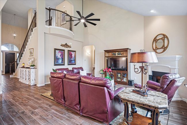 208 Equestrian Rd, House other with 4 bedrooms, 4 bathrooms and null parking in Hickory Creek TX | Image 10