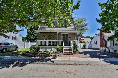 16 Endicott St, Saugus, MA, 01906-3940 | Card Image