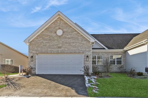 568 Madison Ln, Elgin, IL, 60123-2537 | Card Image
