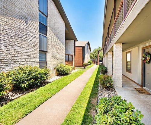25-1368 S 12th St, Waco, TX, 76706-2154 | Card Image
