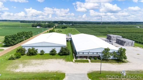 11980 Fisk Rd, Belding, MI, 48809-9413 | Card Image