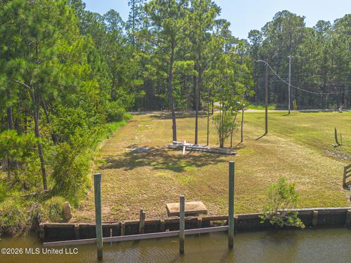 10061 Bayou View Dr W, Bay Saint Louis, MS, 39520-7481 | Card Image