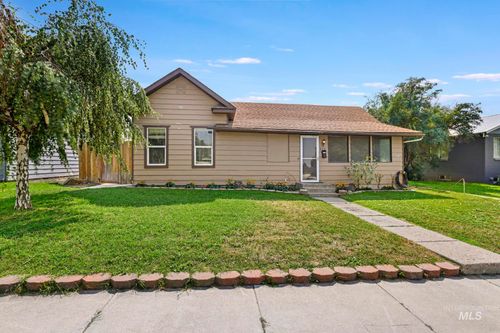 213 4th Ave E, Jerome, ID, 83338-1902 | Card Image