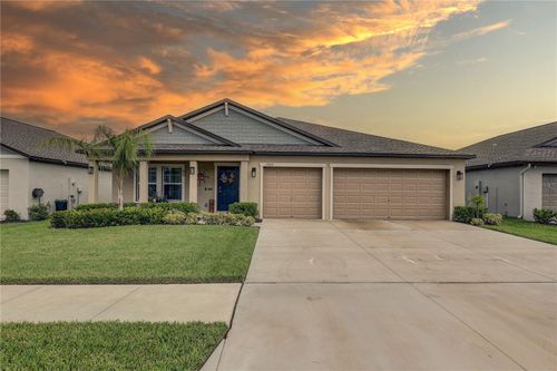 15217 Zircon Red Dr, WIMAUMA, FL, 33598-5601 | Card Image