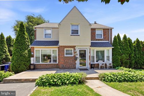 1646 Surrey Ln, HAVERTOWN, PA, 19083-2515 | Card Image
