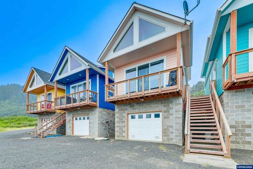 95590 Highway 101 S, Yachats, OR, 97498-9736 | Card Image