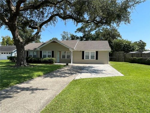 26 Hennessey Ct, River Ridge, LA, 70123-3509 | Card Image