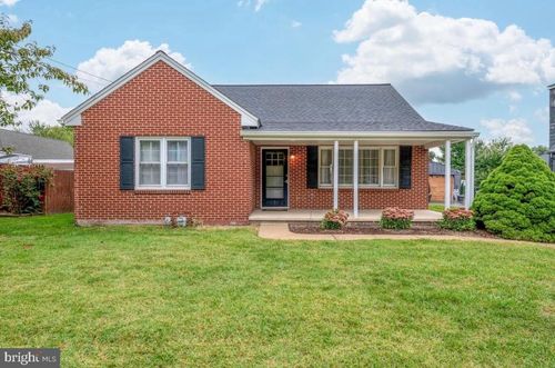 923 Rohrerstown Rd, LANCASTER, PA, 17601-1938 | Card Image