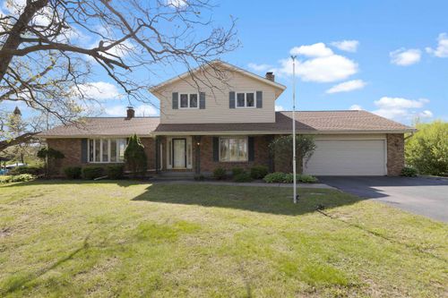 8642 Summerset Dr, Belvidere, IL, 61008-7718 | Card Image