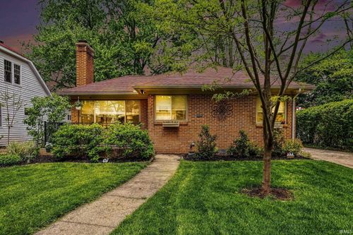 1605 E Madison Street, South Bend, IN, 46617-2507 | Card Image