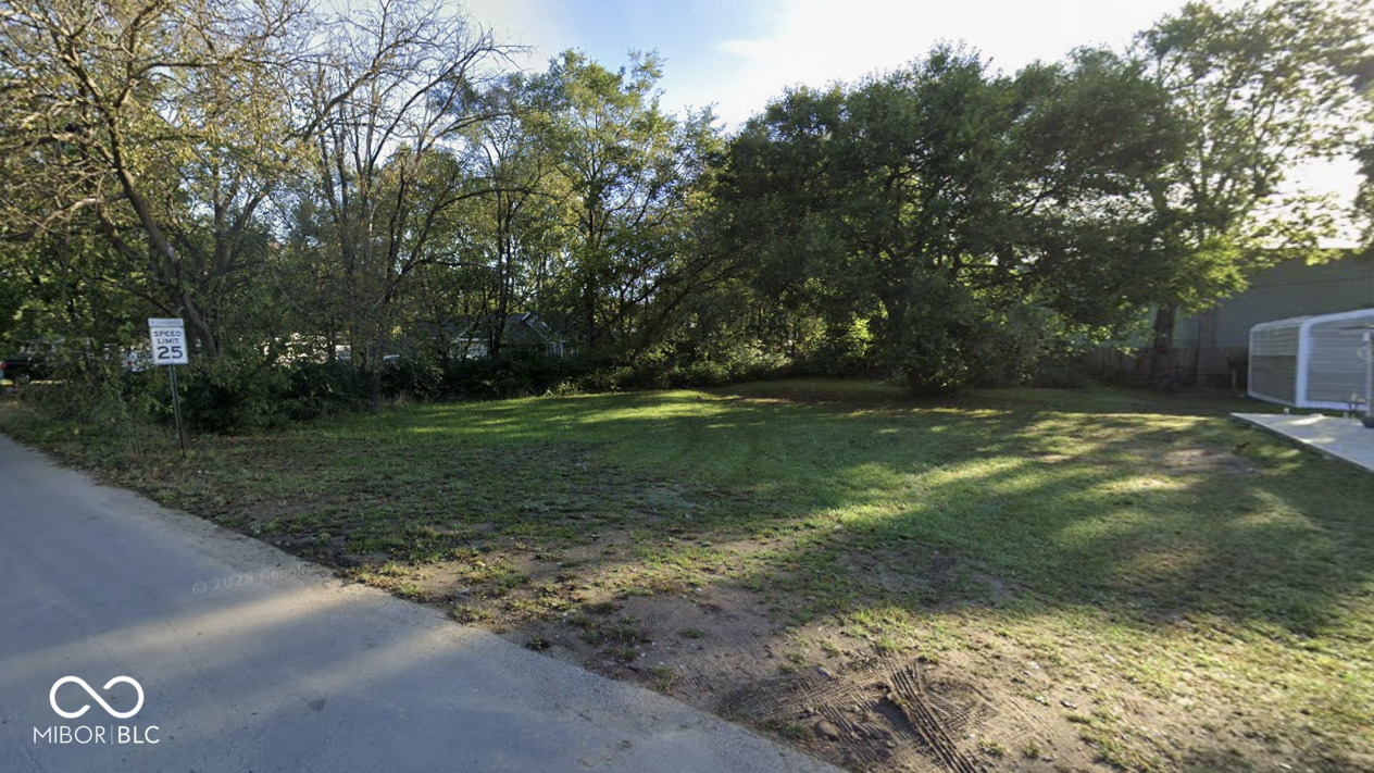 Land in Indianapolis