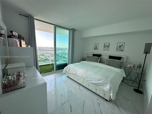 apt-3702-1800 N Bayshore Dr, Miami, FL, 33132-3234 | Card Image