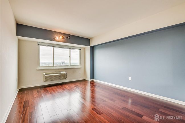APT-2107 - 110 Somerset St, Townhouse with 2 bedrooms, 2 bathrooms and null parking in New Brunswick NJ | Image 27