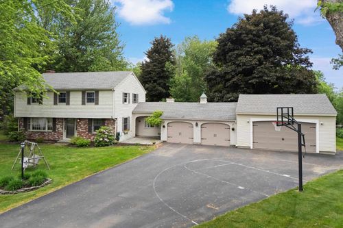 13 William Cir, Stratham, NH, 03885-2532 | Card Image