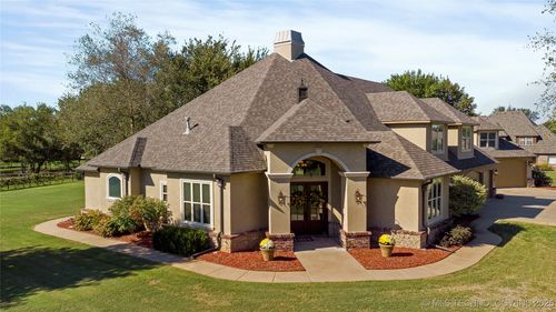 8350 N 72nd East Ave, Owasso, OK, 74055-5518 | Card Image