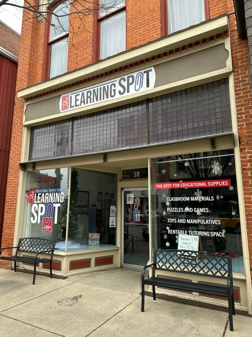 18 W Auglaize St, Wapakoneta, OH, 45895-1550 | Card Image