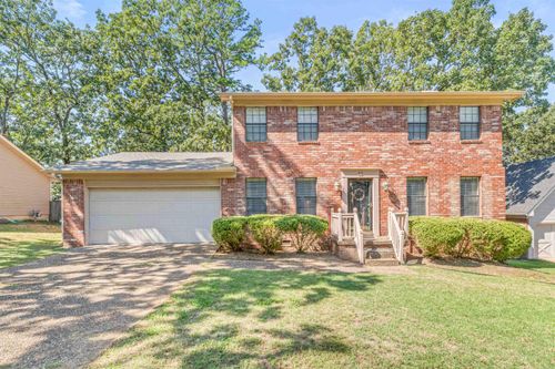32 Old Forge Ct, Little Rock, AR, 72227-3851 | Card Image