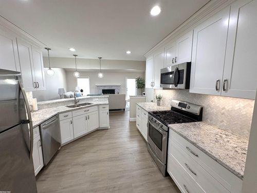 18303 Hearthside Ln, Clinton Township, MI, 48038-2151 | Card Image