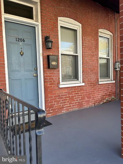 1206 Oak Street, Townhouse with 3 bedrooms, 1 bathrooms and null parking in WILMINGTON DE | Image 2