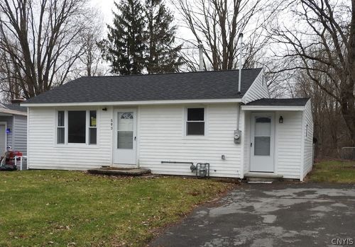 503 Bailey St, Chittenango, NY, 13037-1101 | Card Image