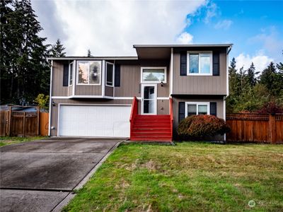 20010 67 Th Avenue E, House other with 3 bedrooms, 2 bathrooms and 2 parking in Spanaway WA | Image 2