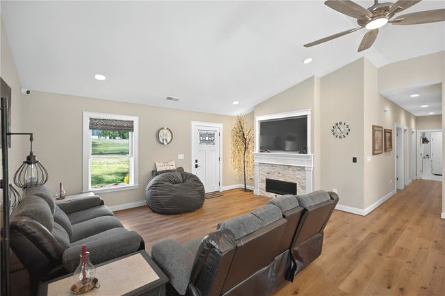 8045 Highway 81 S, House other with 3 bedrooms, 2 bathrooms and null parking in Starr SC | Image 5