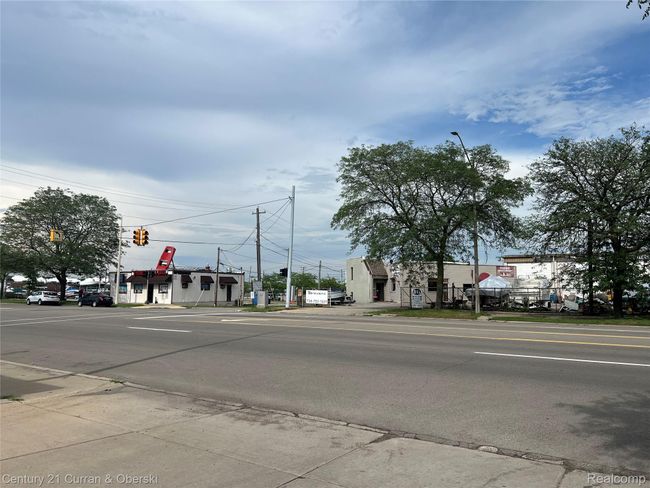 Street side plus water access | Image 10