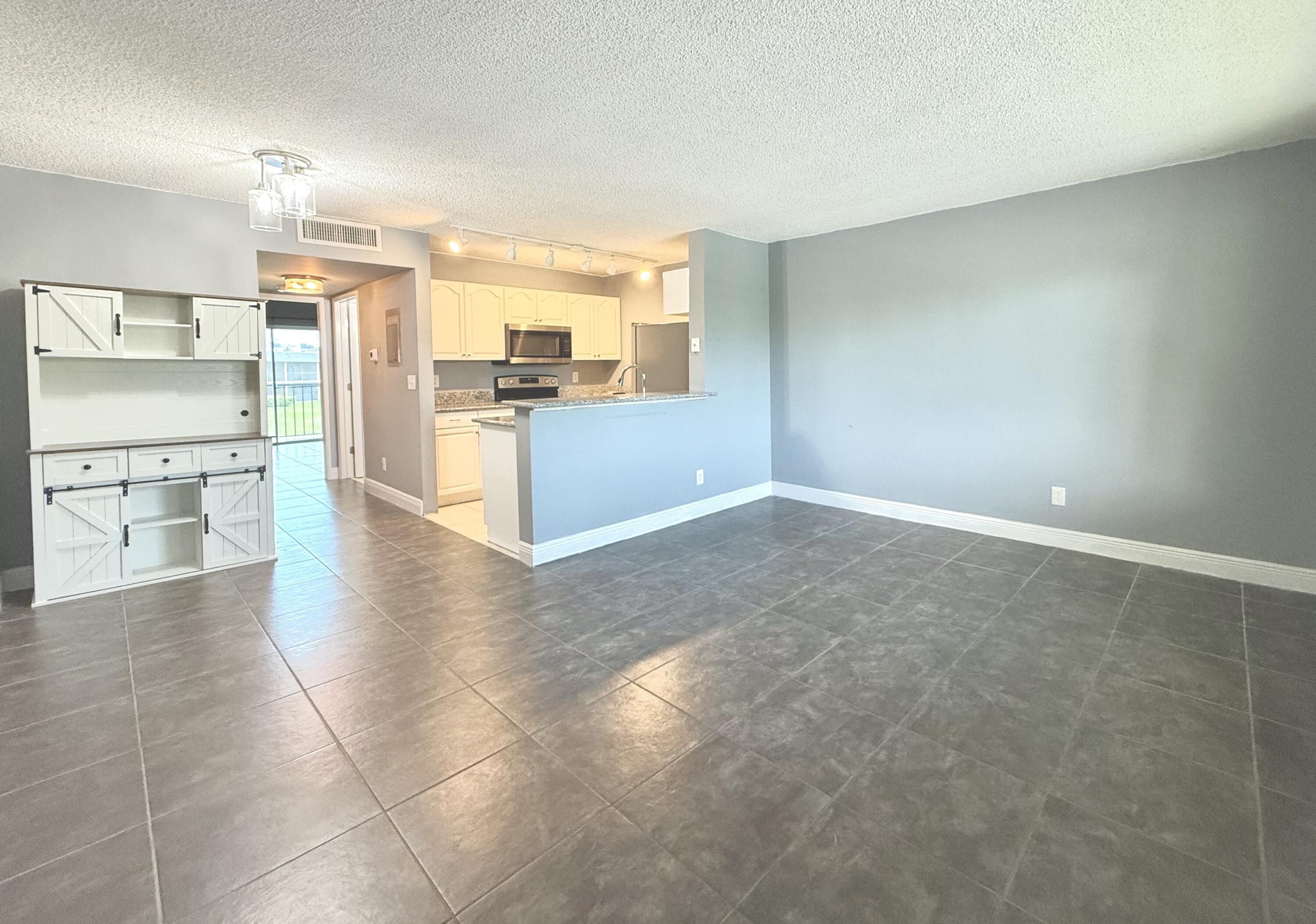 Residential Lease in Boynton Beach 4