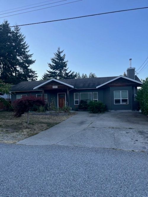 5756 Neptune Rd, Sechelt, BC, V7Z3A6 | Card Image