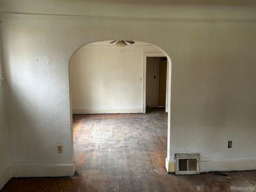 16170 Stoepel St, Detroit, MI, 48221-3054 | Card Image