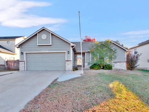 2922 S West Pkwy, Wichita, KS, 67210-1706 | Card Image