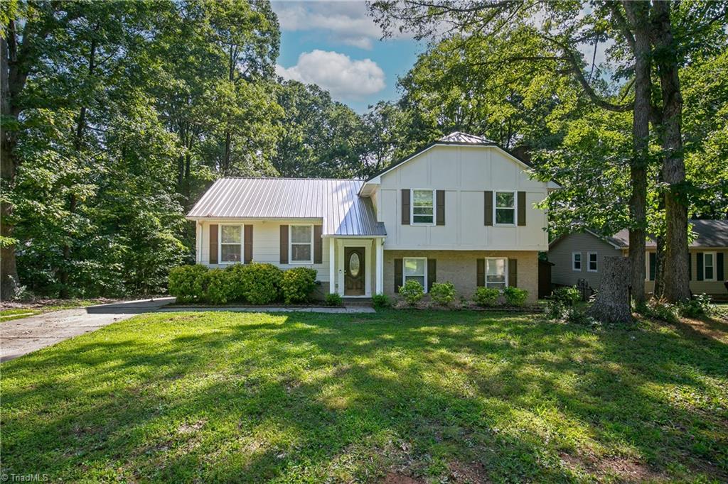 Manchester Ct, Jamestown, NC 27282