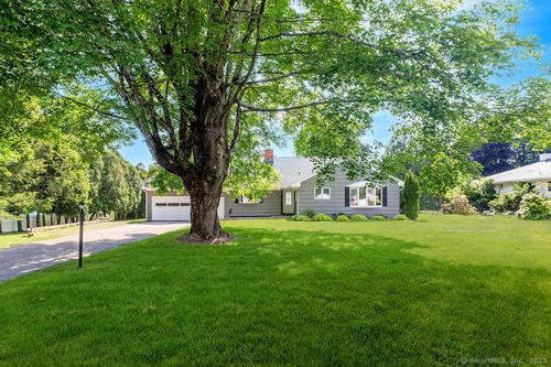 32 Redwood Dr, Bethel, CT, 06801-3031 | Card Image