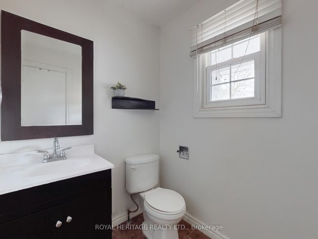 1544 Norwill Cres, House attached with 5 bedrooms, 3 bathrooms and 2 parking in Oshawa ON | Image 9
