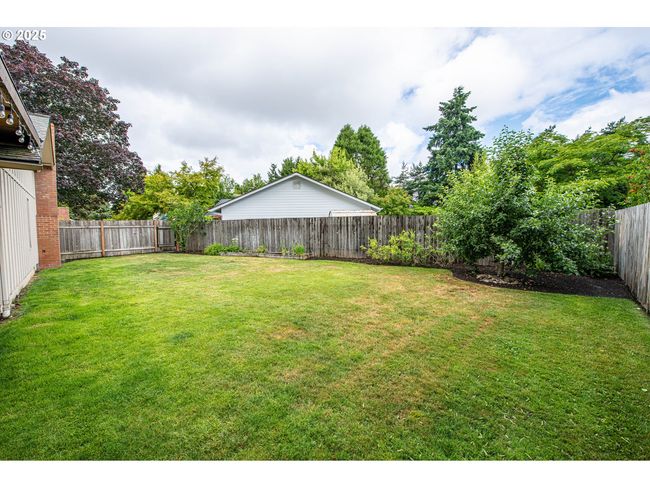 2677 Chad Dr, House other with 3 bedrooms, 2 bathrooms and 2 parking in Eugene OR | Image 33