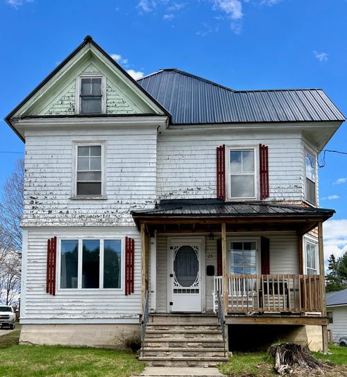 25 Elm Street, Houlton, ME, 04730 | Card Image