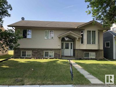 5208 51 Ave, House other with 5 bedrooms, 3 bathrooms and null parking in Bonnyville AB | Image 1