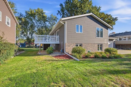 1004 W Prairie St, Belle Plaine, MN, 56011-1114 | Card Image