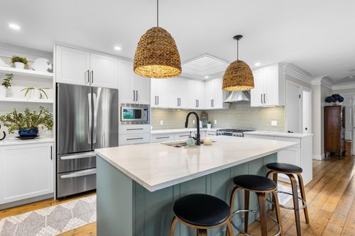 14015 Marine Dr, White Rock, BC, V4B1A6 | Card Image