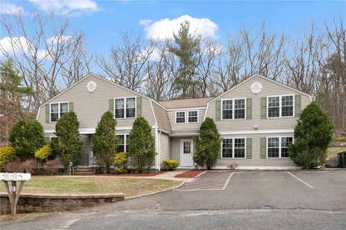 52 Lincoln St, Smithfield, RI, 02917-3948 | Card Image