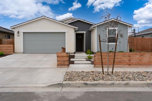 396 Broadstone Ct, Los Banos, CA, 93635-4161 | Card Image