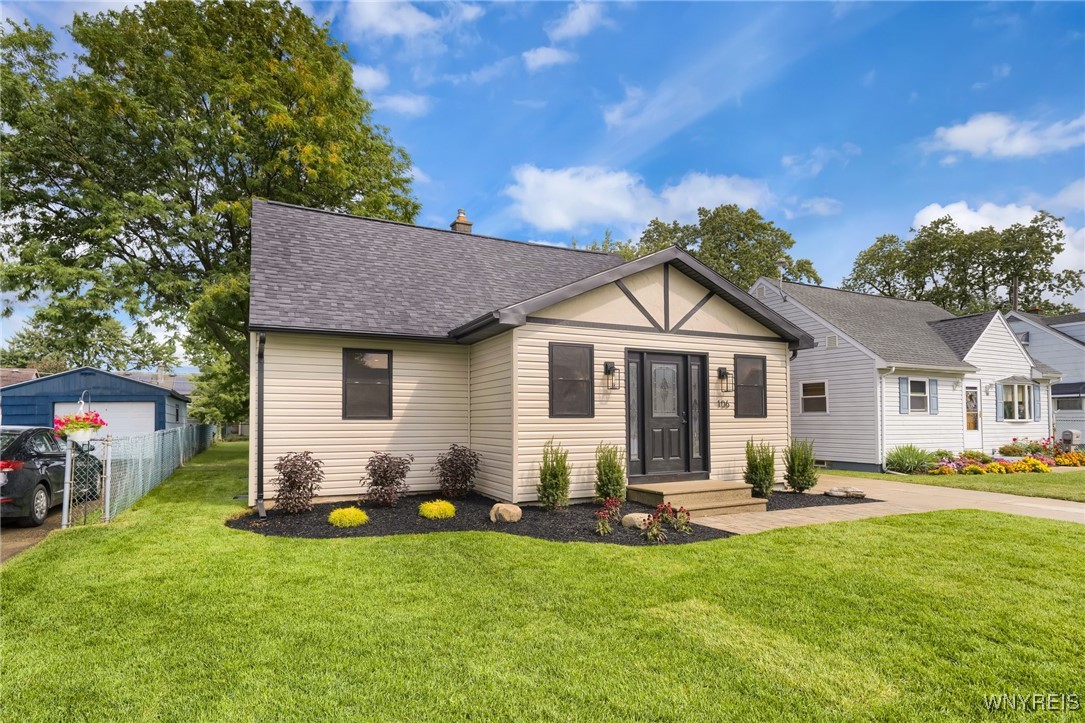 Mafalda Dr, Buffalo, NY 14215